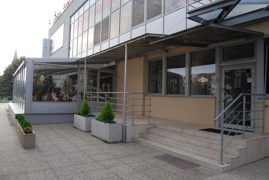 Hotel Saris Bardejov Exteriör bild