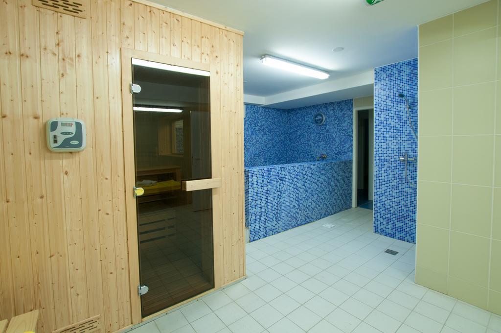 Hotel Saris Bardejov Exteriör bild