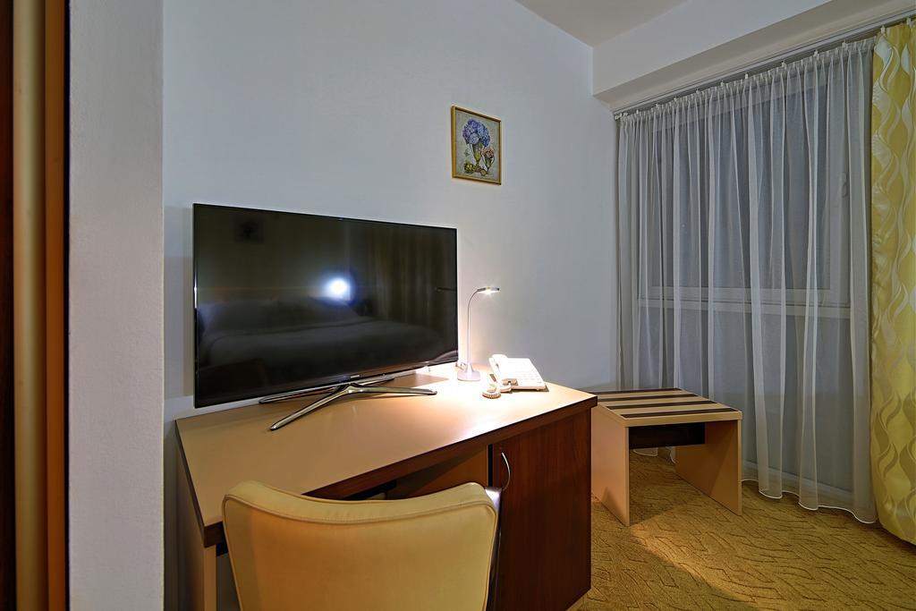 Hotel Saris Bardejov Exteriör bild